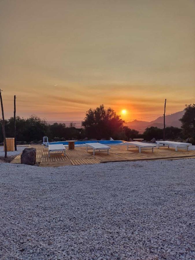 Hotel Pasare Glamping_Anglonaruralexperience Perfugas Exterior foto